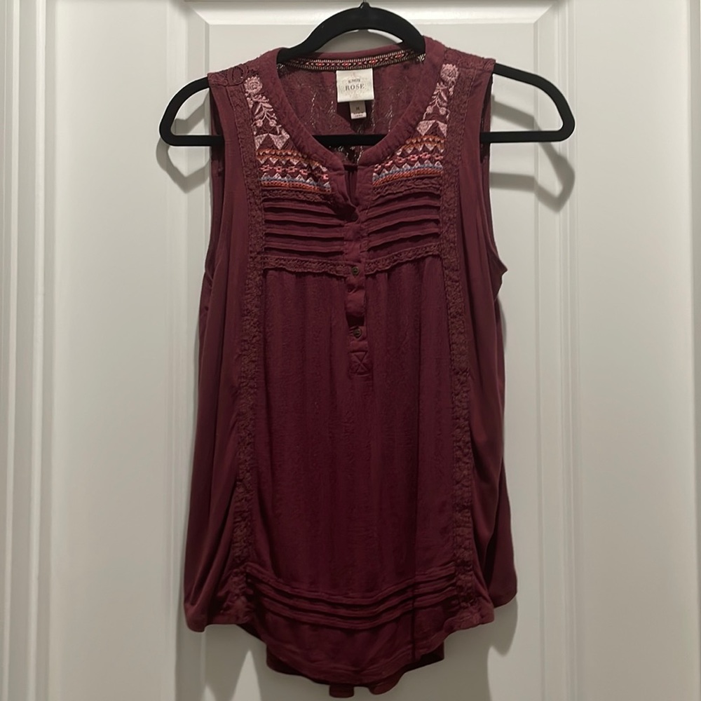 Floral burgundy top